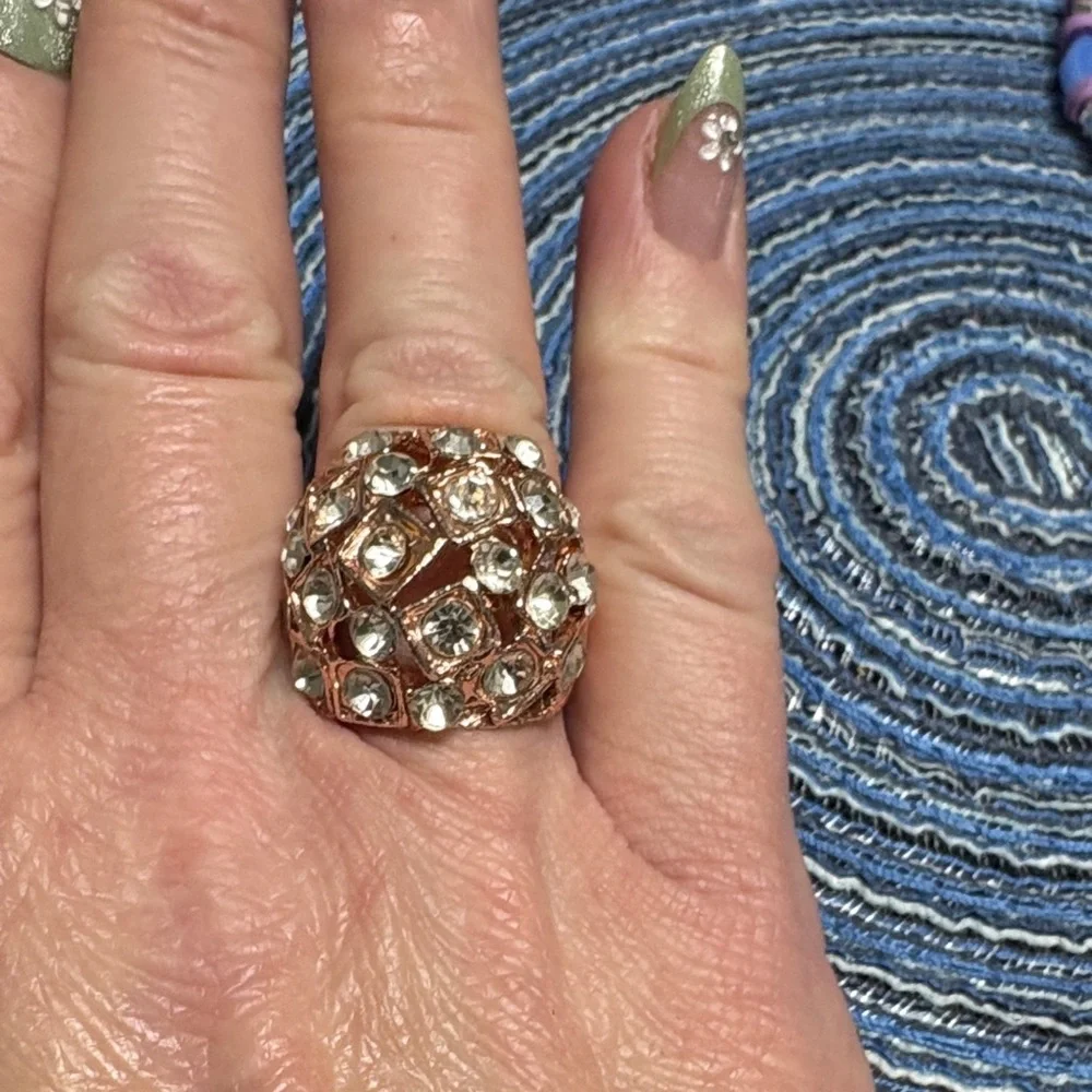 🖤Rose Gold Crystal Women's Ring Costume🖤 - Picture 1 of 3